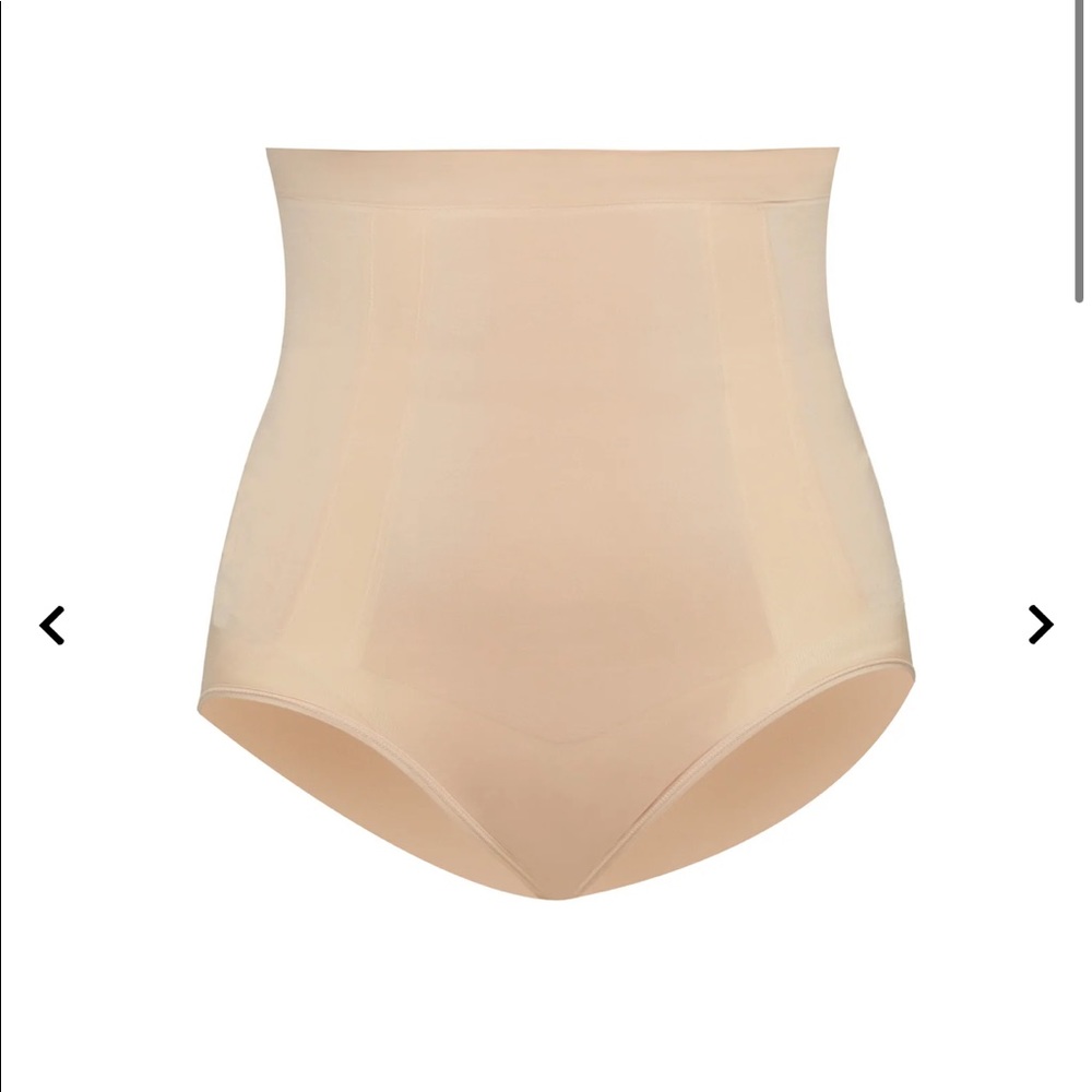 SPANX On Core High Waisted Brief size M in soft nude — New Without Tags